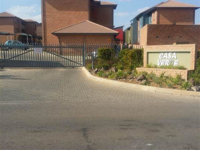 2 Bedroom Property for Sale in Rooihuiskraal North Gauteng