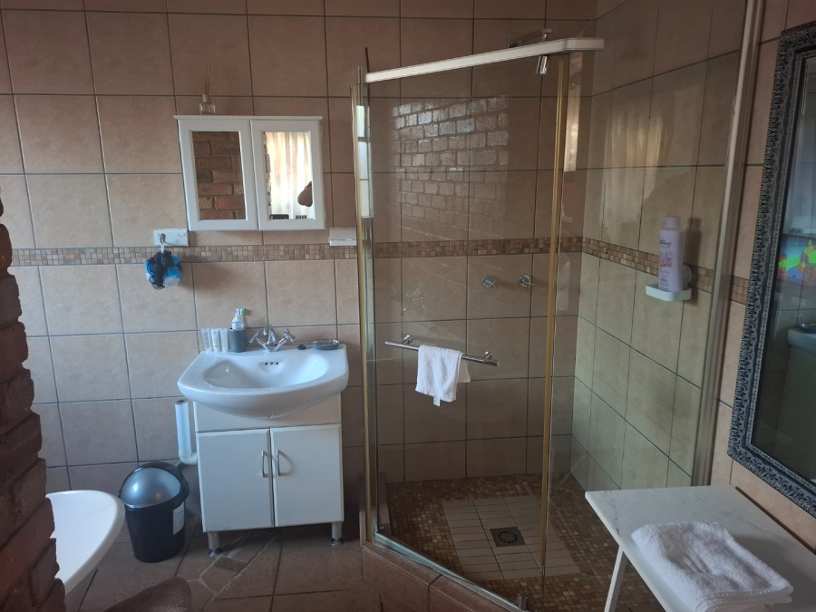 3 Bedroom Property for Sale in Glen Marais Gauteng