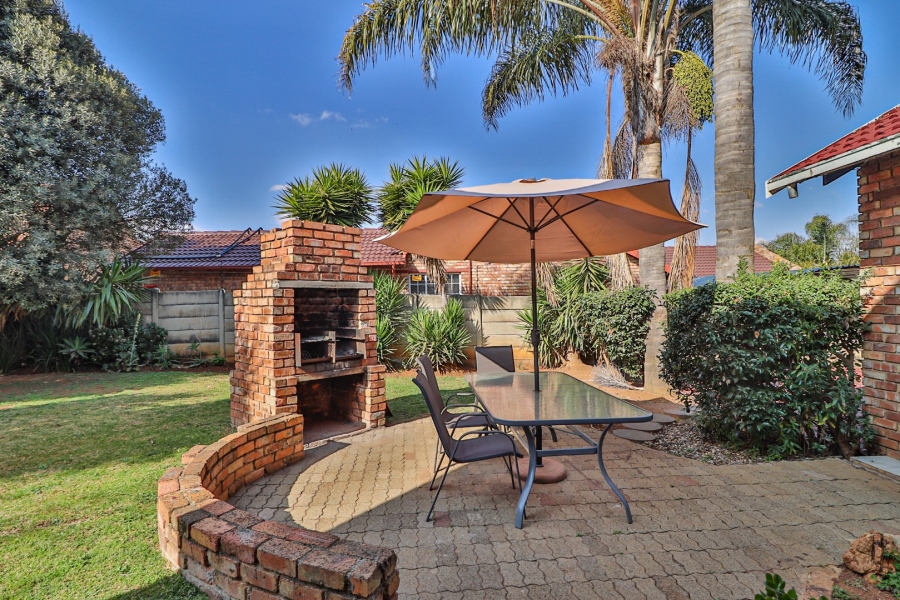 3 Bedroom Property for Sale in Glen Marais Gauteng