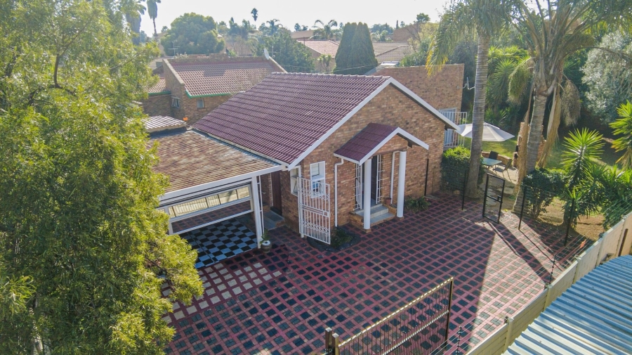 3 Bedroom Property for Sale in Glen Marais Gauteng