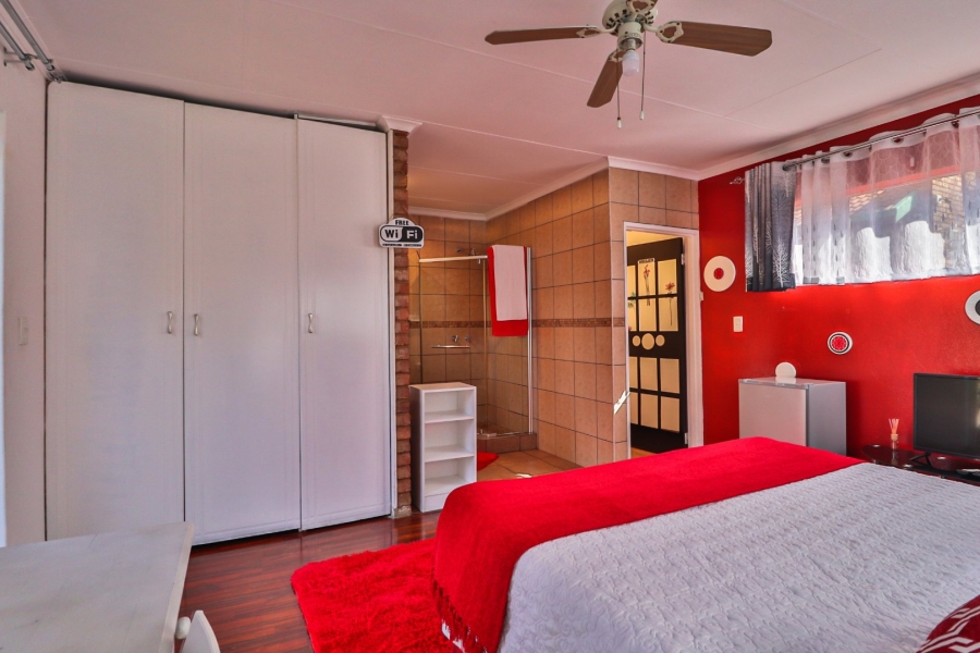 3 Bedroom Property for Sale in Glen Marais Gauteng