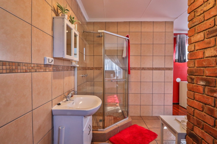 3 Bedroom Property for Sale in Glen Marais Gauteng