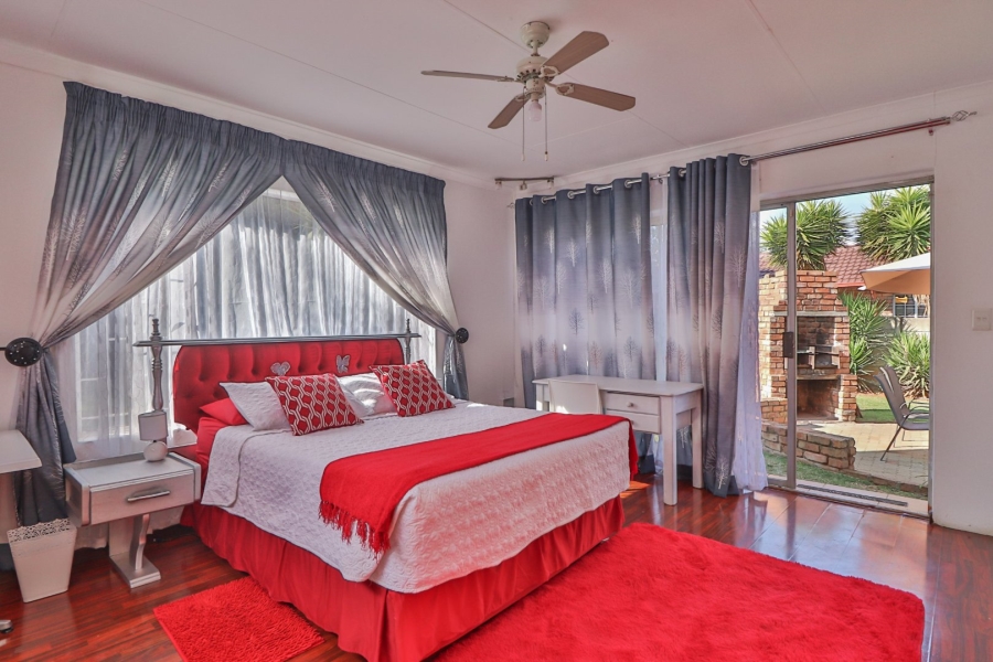 3 Bedroom Property for Sale in Glen Marais Gauteng