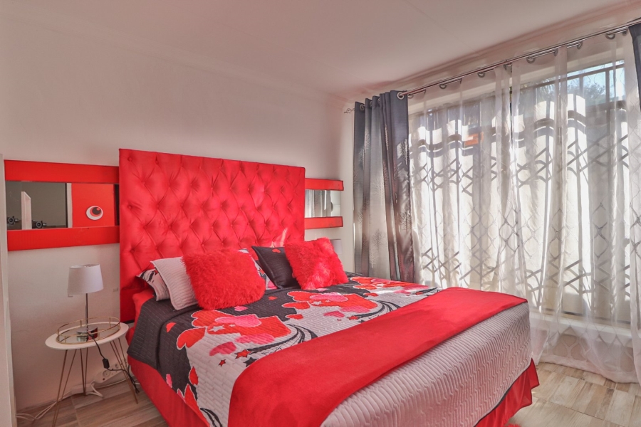3 Bedroom Property for Sale in Glen Marais Gauteng