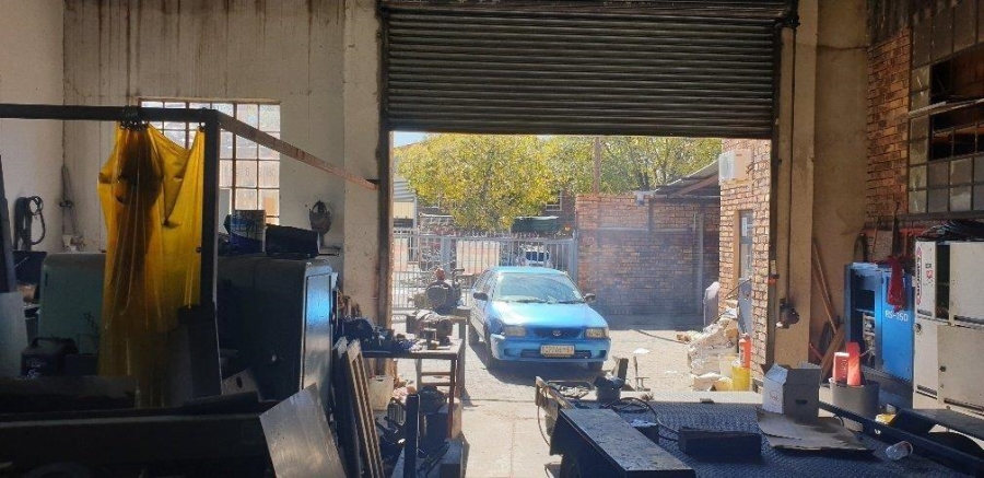  Bedroom Property for Sale in Alrode South Gauteng