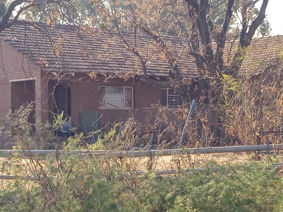 Commercial Property for Sale in Blue Saddle Ranches Gauteng