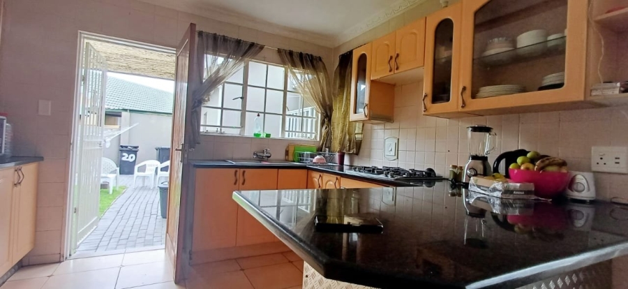 To Let 3 Bedroom Property for Rent in Verwoerdpark Gauteng