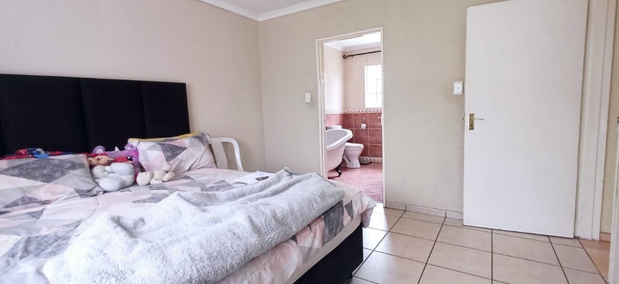 To Let 3 Bedroom Property for Rent in Verwoerdpark Gauteng