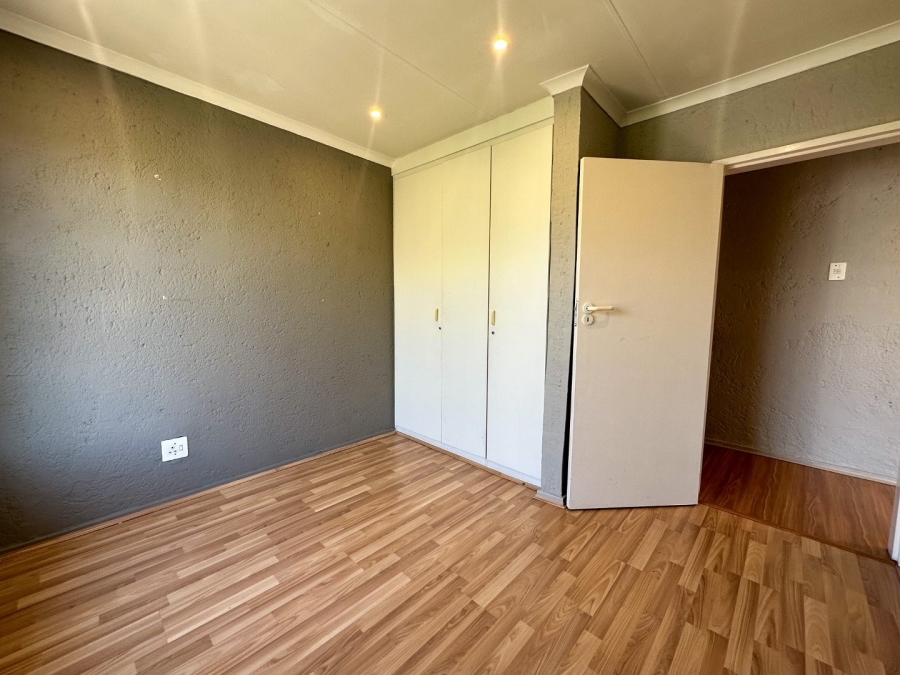 To Let 3 Bedroom Property for Rent in Bassonia Gauteng