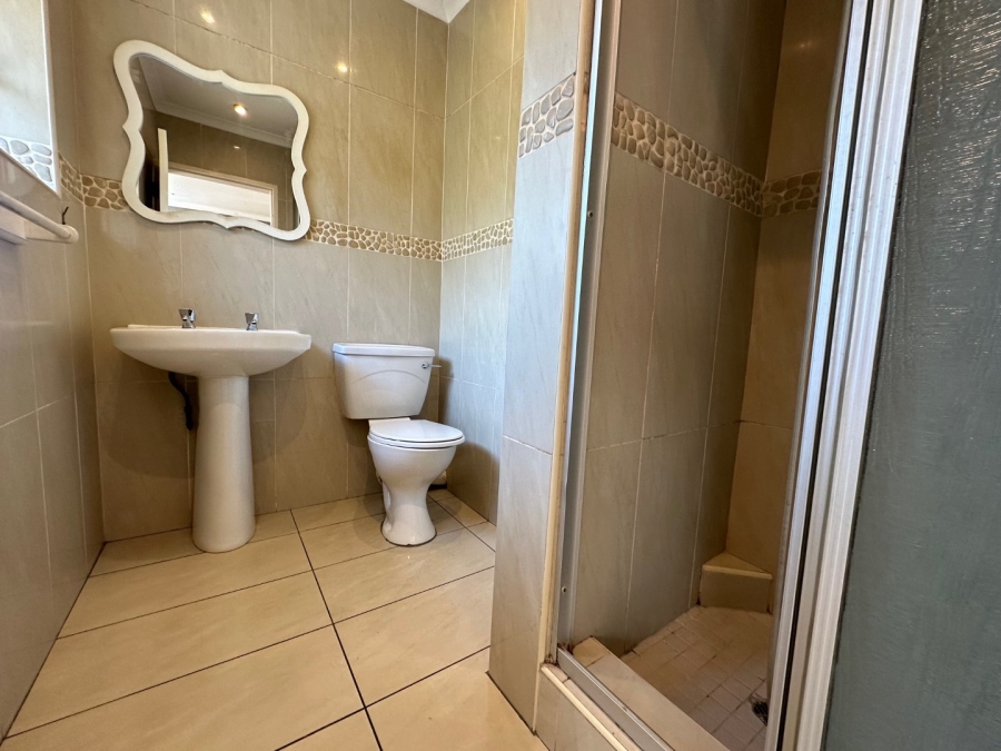 To Let 3 Bedroom Property for Rent in Bassonia Gauteng