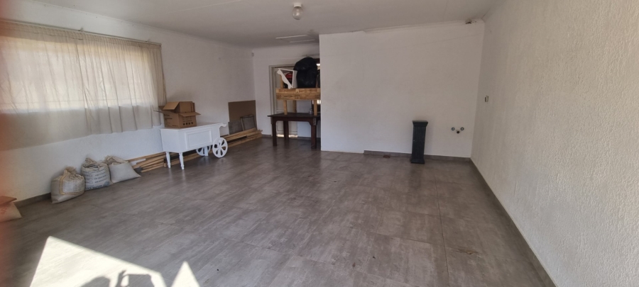 To Let 3 Bedroom Property for Rent in Crystal Park Gauteng