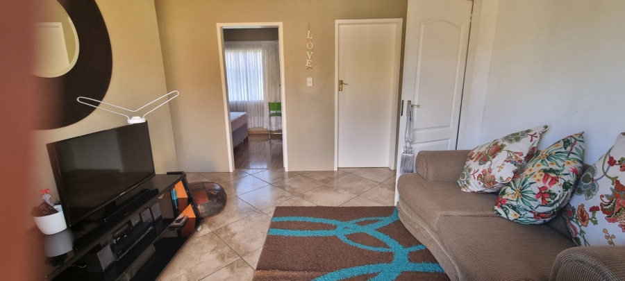 To Let 3 Bedroom Property for Rent in Crystal Park Gauteng