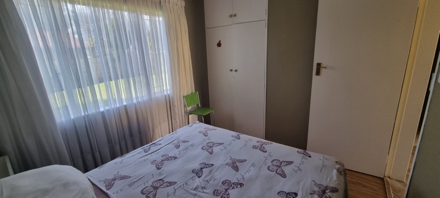 To Let 3 Bedroom Property for Rent in Crystal Park Gauteng