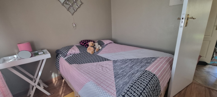 To Let 3 Bedroom Property for Rent in Crystal Park Gauteng