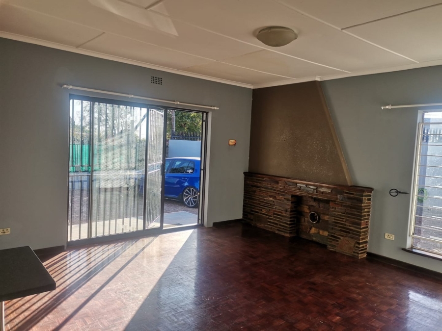 To Let 1 Bedroom Property for Rent in Robertsham Gauteng
