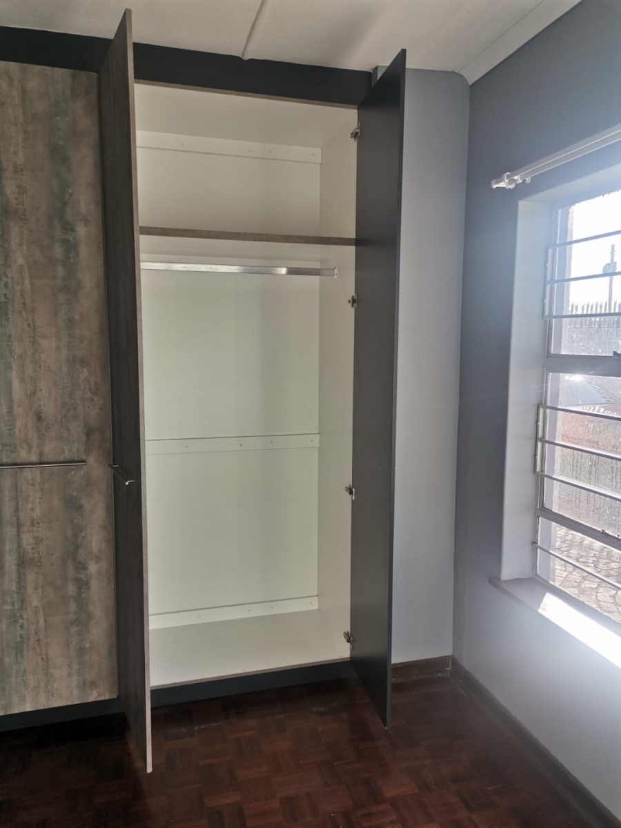 To Let 1 Bedroom Property for Rent in Robertsham Gauteng