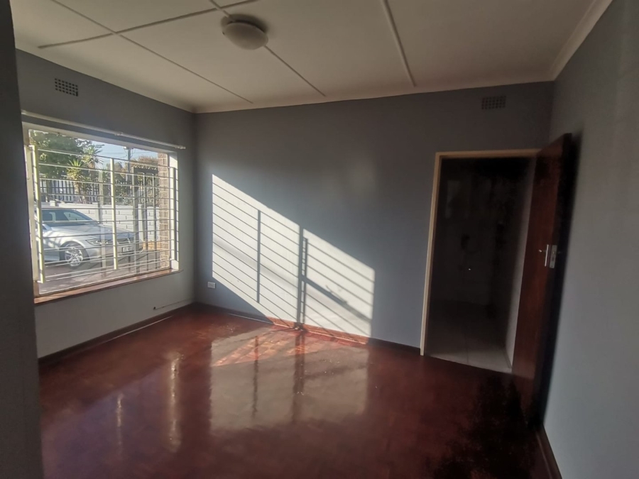 To Let 1 Bedroom Property for Rent in Robertsham Gauteng