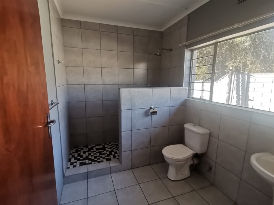 To Let 1 Bedroom Property for Rent in Robertsham Gauteng