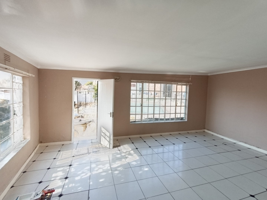 To Let 1 Bedroom Property for Rent in Lyndhurst Gauteng