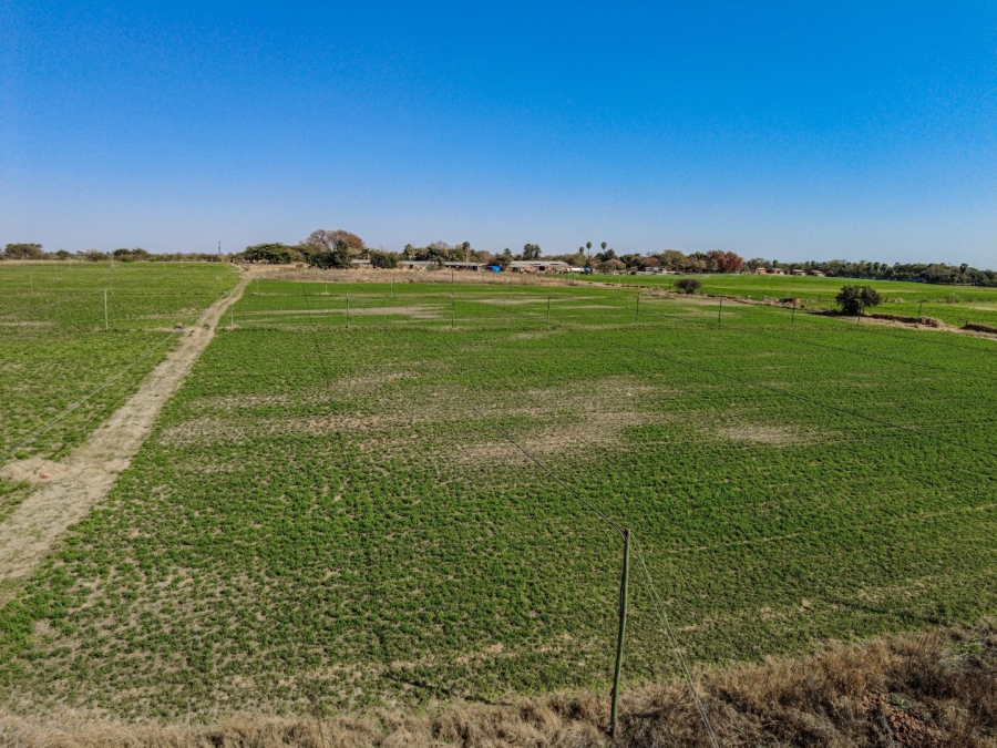 Commercial Property for Sale in Lusthof Gauteng