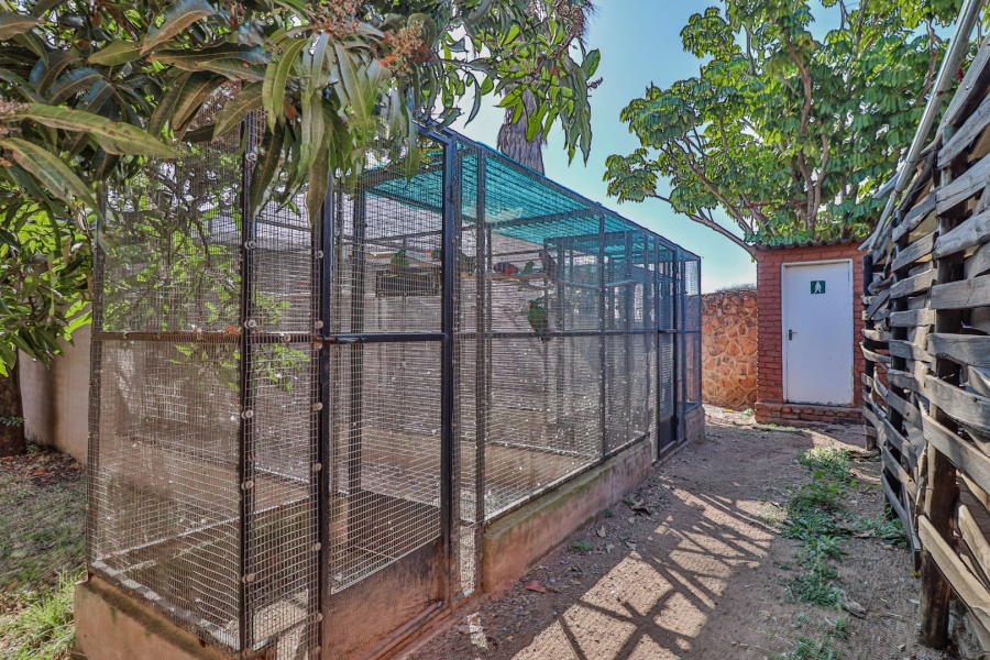 Commercial Property for Sale in Lusthof Gauteng