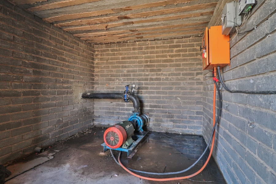 Commercial Property for Sale in Lusthof Gauteng