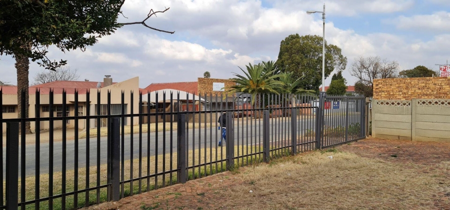 Commercial Property for Sale in New Redruth Gauteng