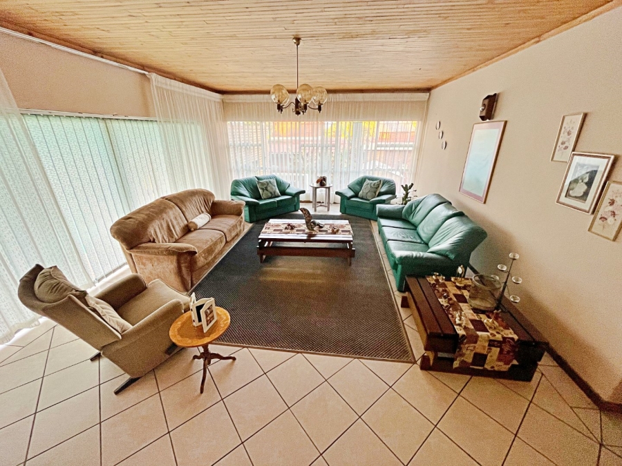 5 Bedroom Property for Sale in Eldoraigne Gauteng