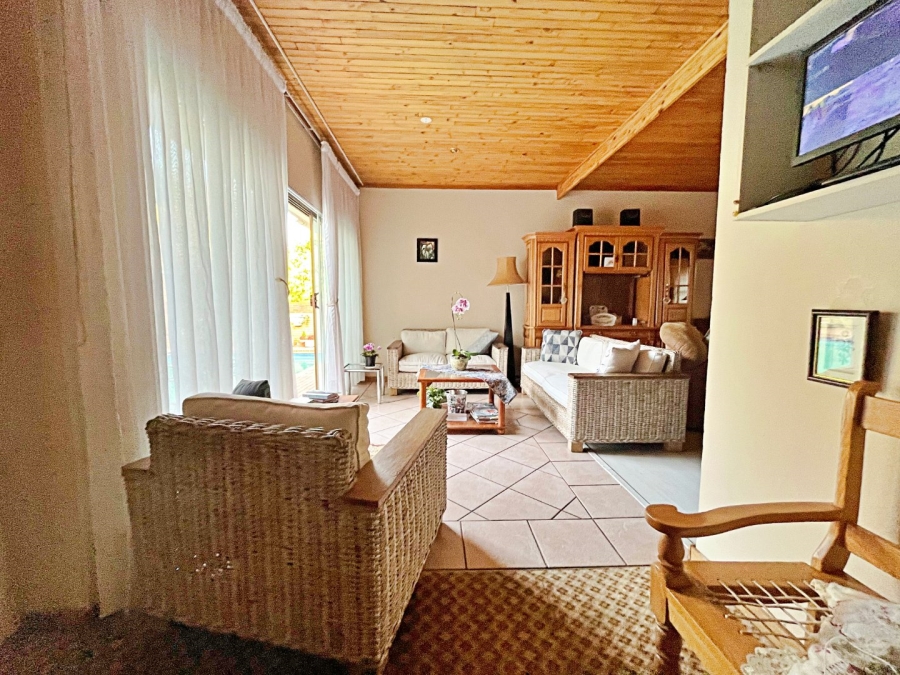 5 Bedroom Property for Sale in Eldoraigne Gauteng