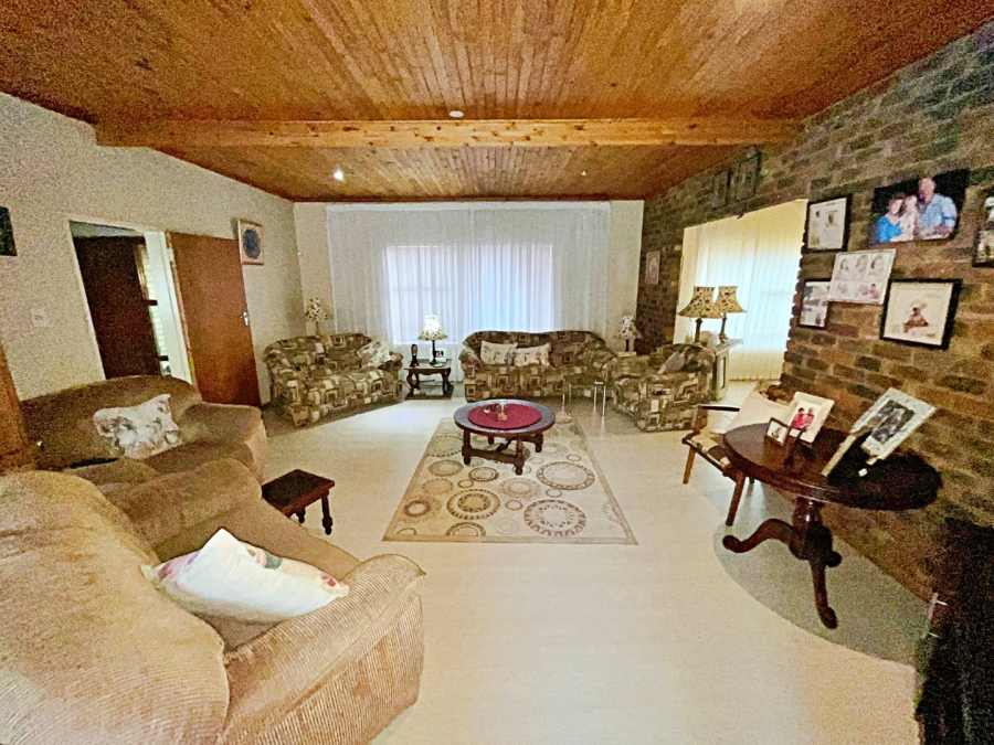 5 Bedroom Property for Sale in Eldoraigne Gauteng