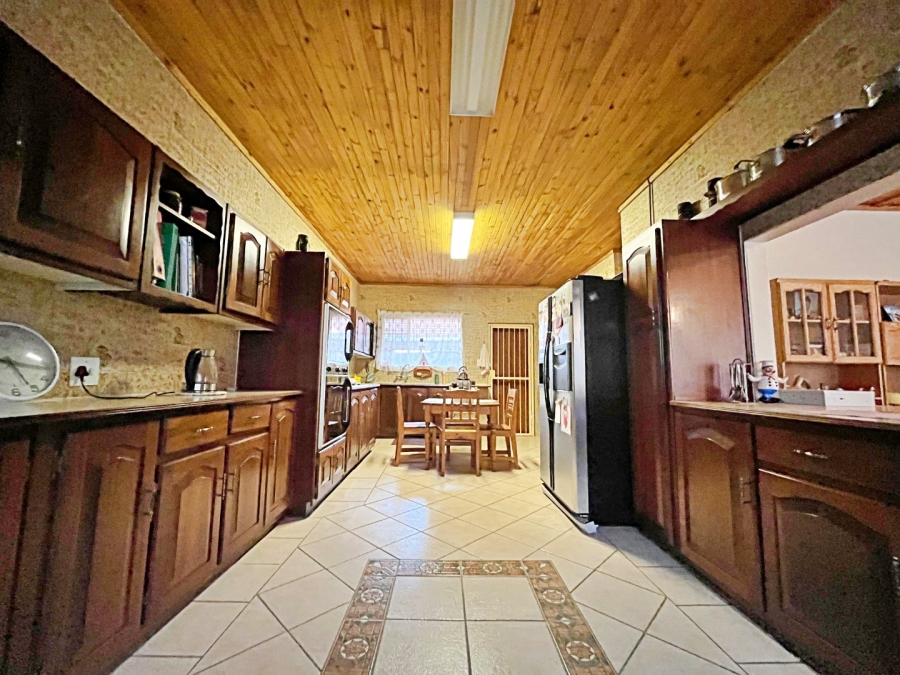 5 Bedroom Property for Sale in Eldoraigne Gauteng