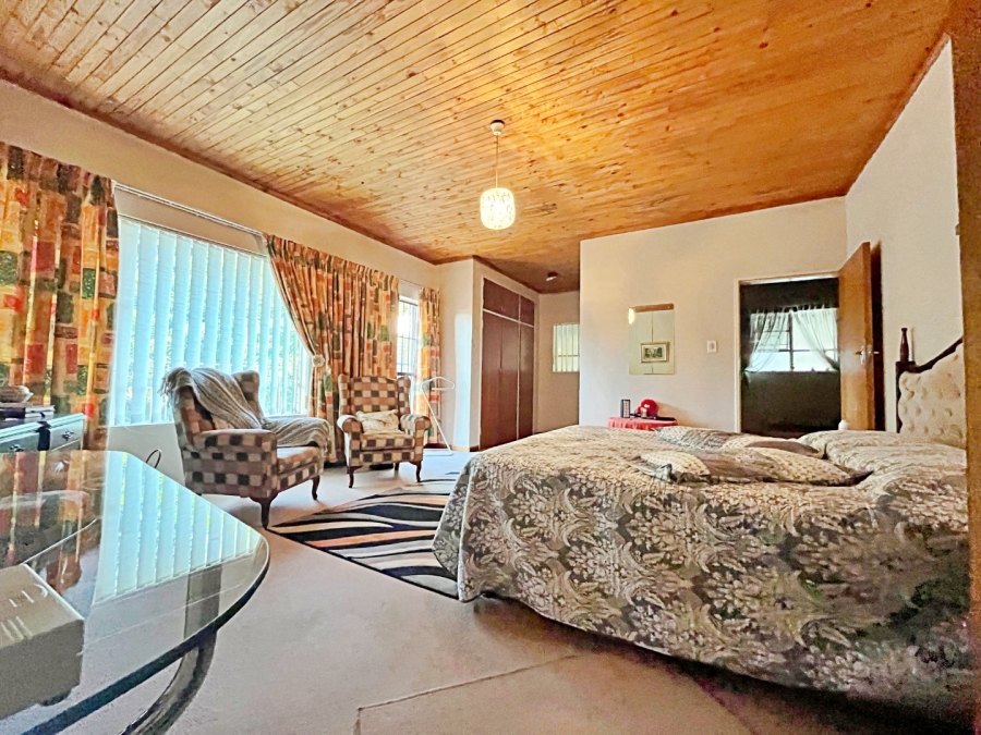 5 Bedroom Property for Sale in Eldoraigne Gauteng