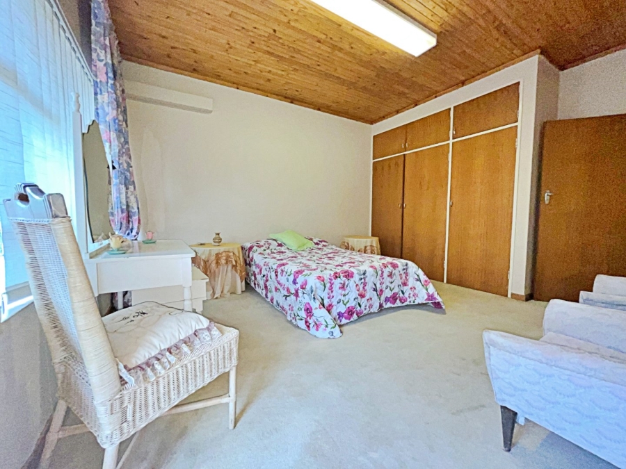 5 Bedroom Property for Sale in Eldoraigne Gauteng