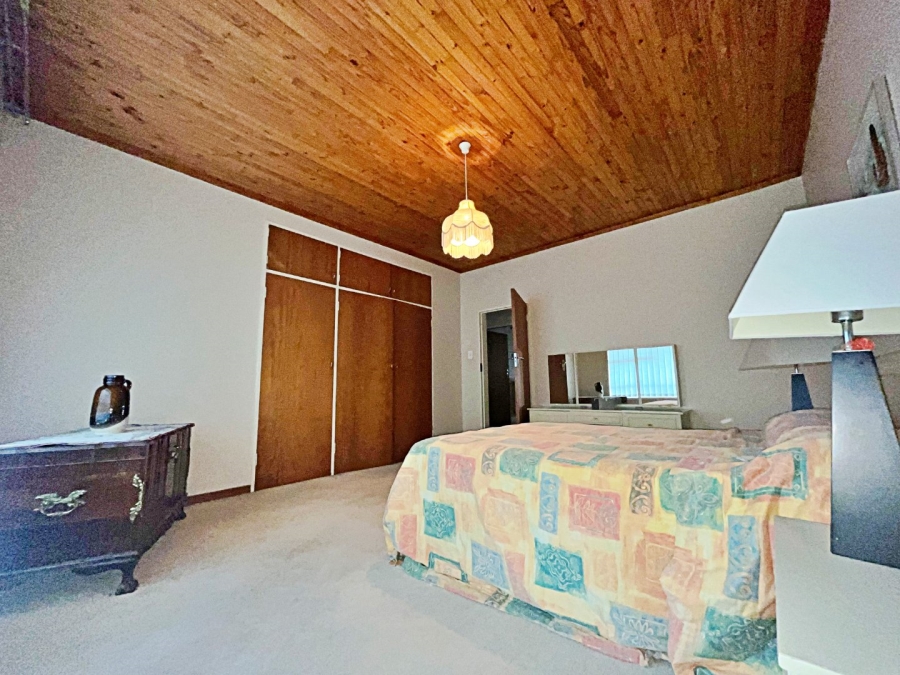 5 Bedroom Property for Sale in Eldoraigne Gauteng