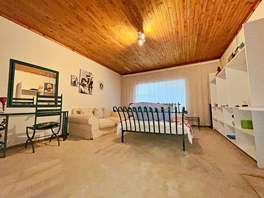 5 Bedroom Property for Sale in Eldoraigne Gauteng