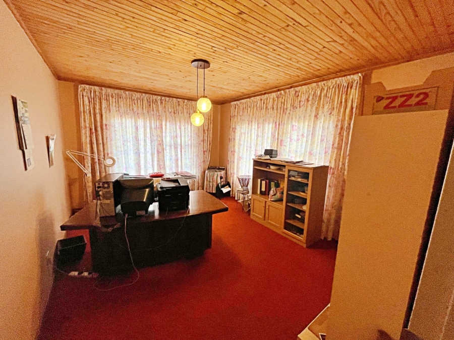 5 Bedroom Property for Sale in Eldoraigne Gauteng