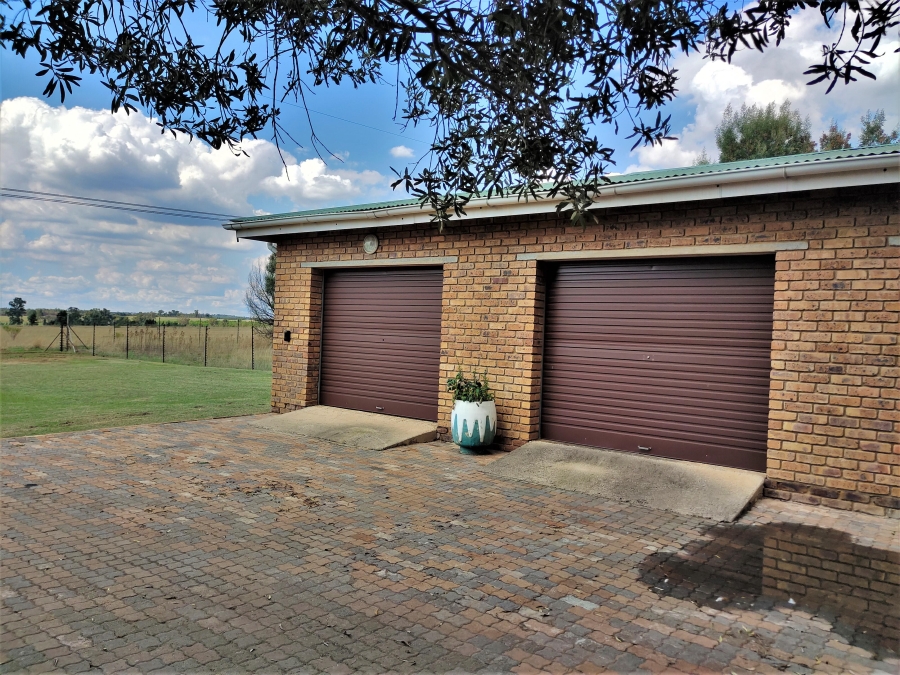 6 Bedroom Property for Sale in Valtaki Gauteng