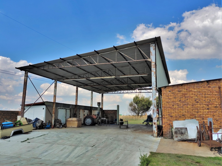 6 Bedroom Property for Sale in Valtaki Gauteng