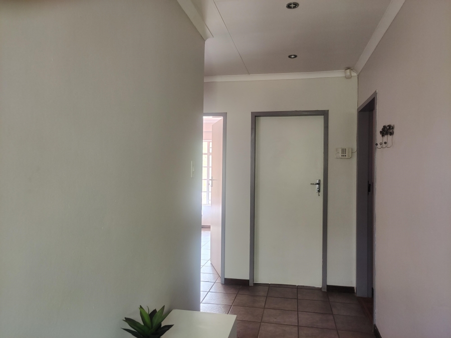 5 Bedroom Property for Sale in Rayton Gauteng