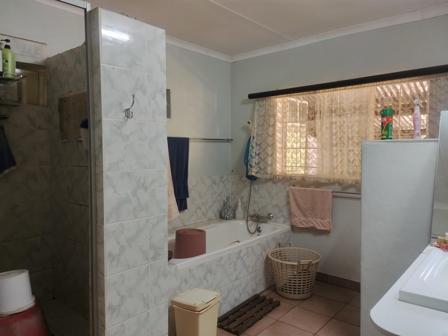 5 Bedroom Property for Sale in Rayton Gauteng