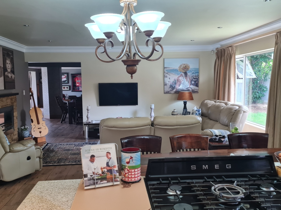 3 Bedroom Property for Sale in Sonneveld Gauteng