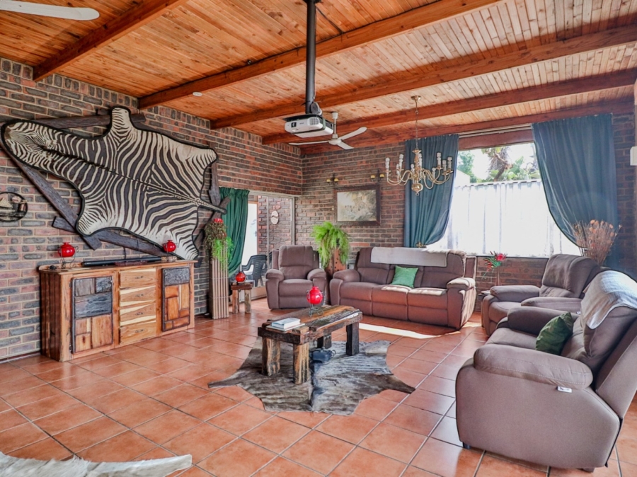 6 Bedroom Property for Sale in Kilner Park Gauteng