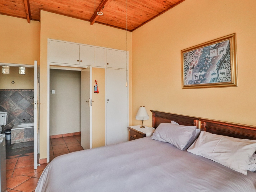 6 Bedroom Property for Sale in Kilner Park Gauteng