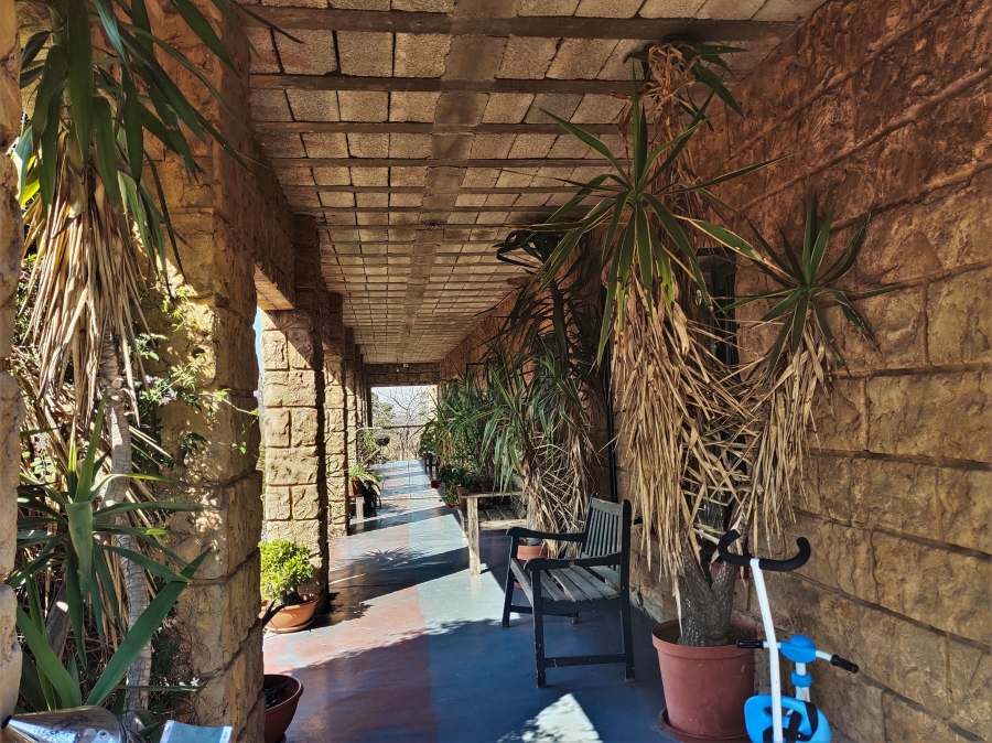 8 Bedroom Property for Sale in Rayton Gauteng