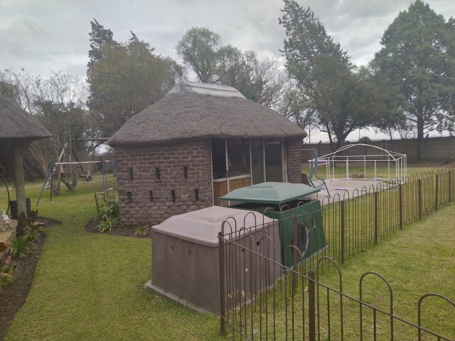 4 Bedroom Property for Sale in Lamontpark Gauteng