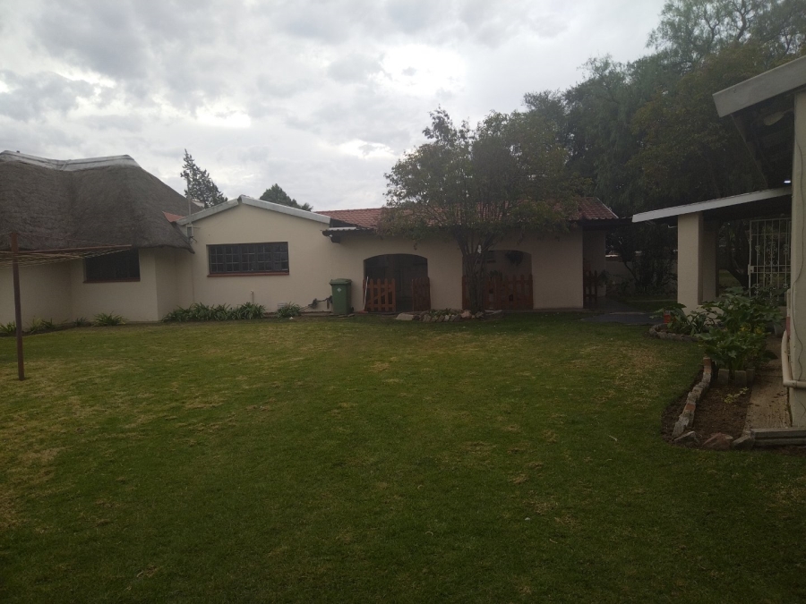 4 Bedroom Property for Sale in Lamontpark Gauteng