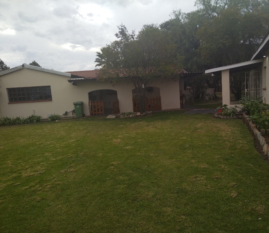 4 Bedroom Property for Sale in Lamontpark Gauteng