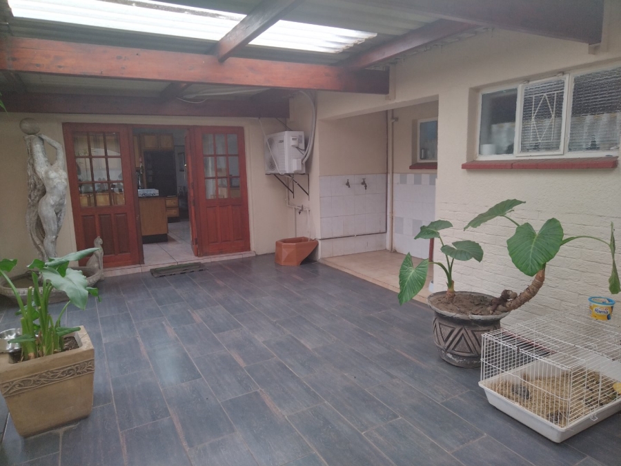 4 Bedroom Property for Sale in Lamontpark Gauteng