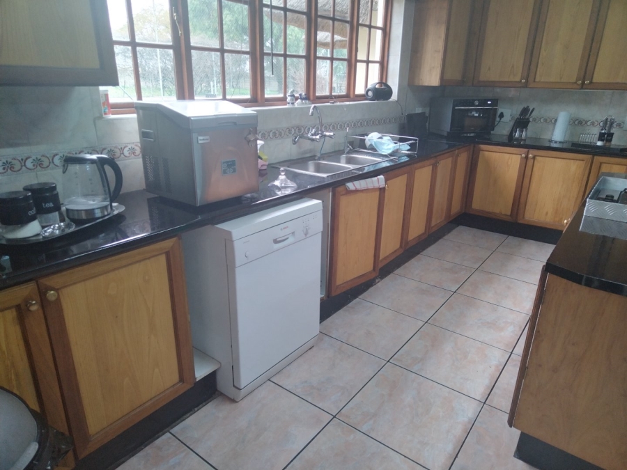 4 Bedroom Property for Sale in Lamontpark Gauteng