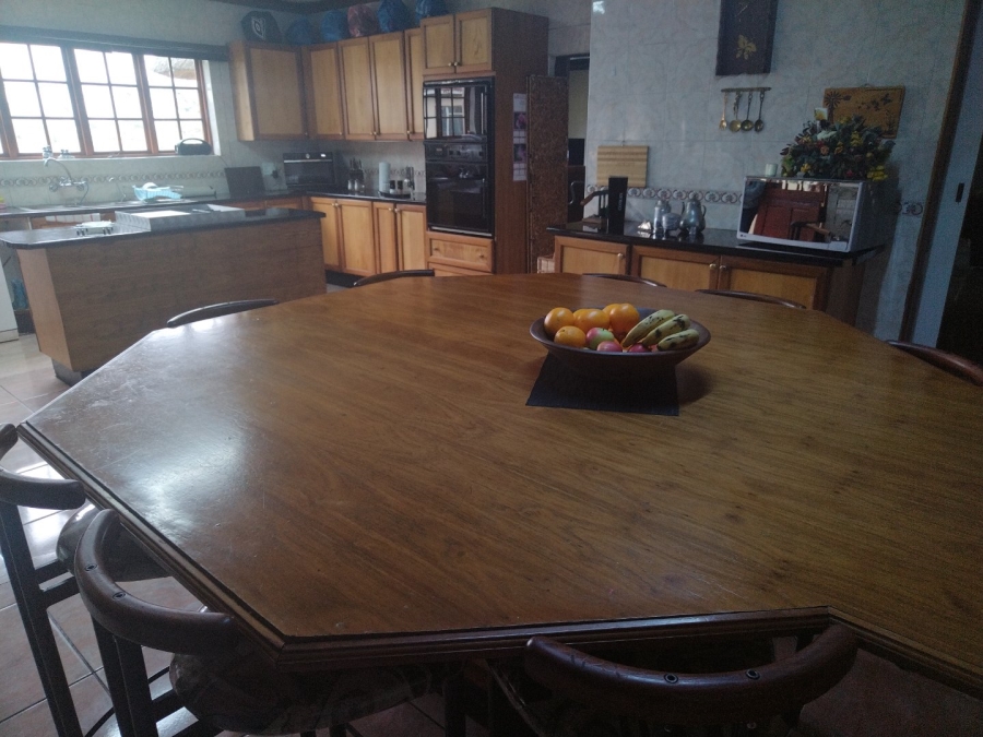 4 Bedroom Property for Sale in Lamontpark Gauteng